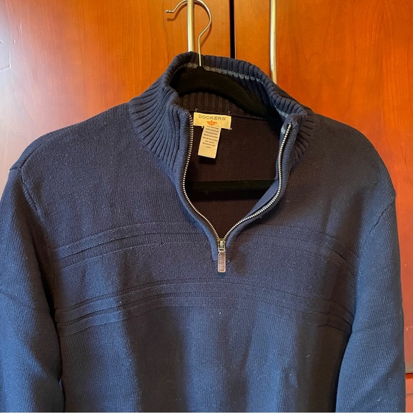 Men’s Dockers Navy Blue Quarter Zip Sweater - Picture 2 of 3